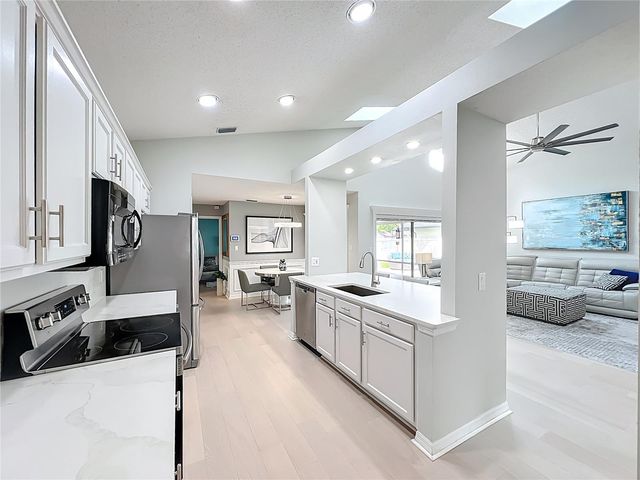 200 COLONIAL LANE, Longwood, FL 32750