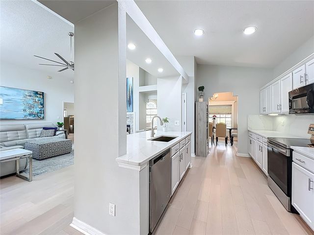 200 COLONIAL LANE, Longwood, FL 32750