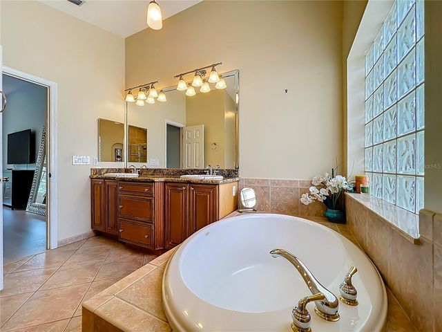 200 COLONIAL LANE, Longwood, FL 32750