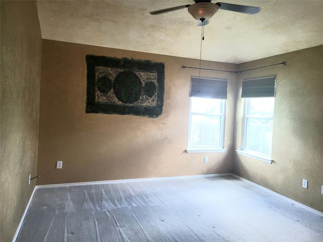 1013 Henderson DR, Leander, TX 78641
