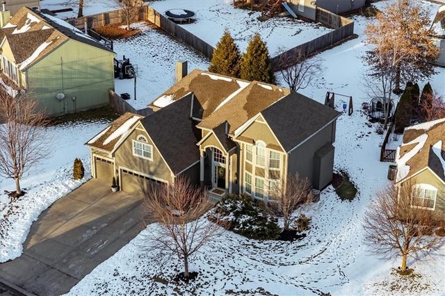 19402 W 209th Terrace, Spring Hill, KS 66083