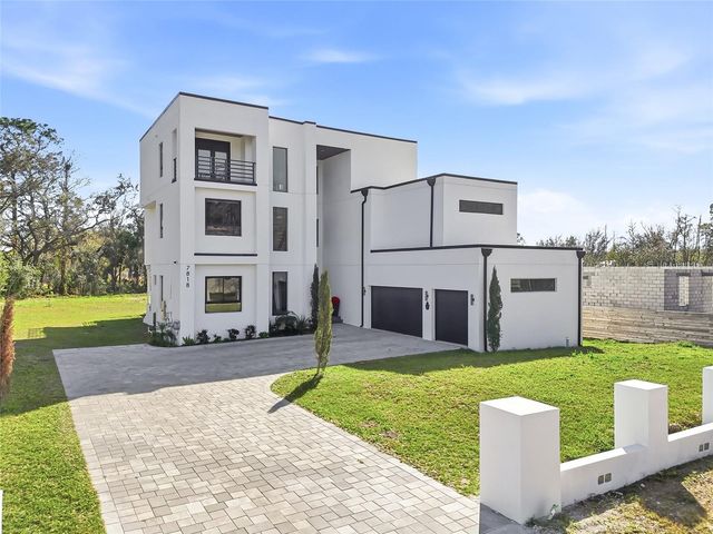 7818 N HUBERT AVENUE, Tampa, FL 33614