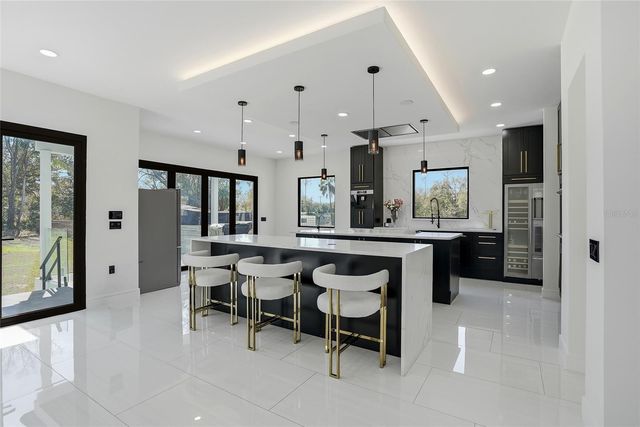 7818 N HUBERT AVENUE, Tampa, FL 33614