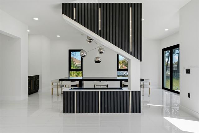 7818 N HUBERT AVENUE, Tampa, FL 33614