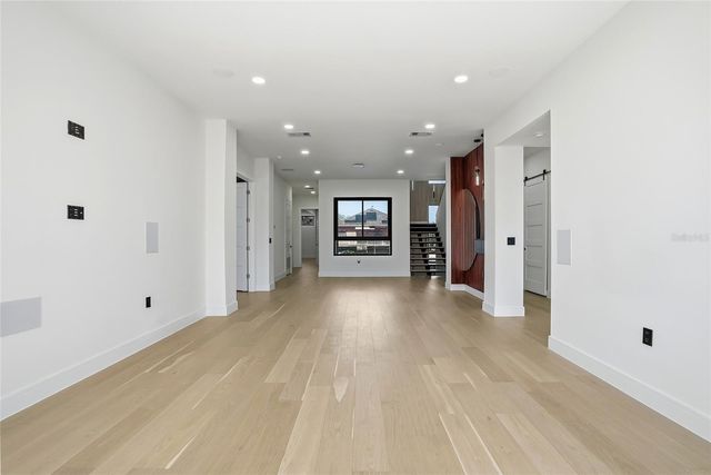 7818 N HUBERT AVENUE, Tampa, FL 33614