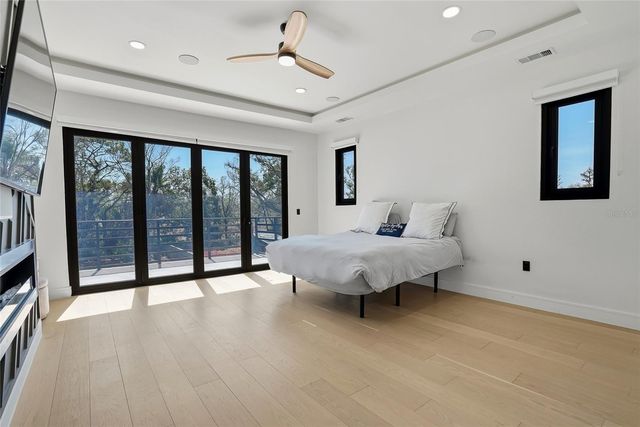 7818 N HUBERT AVENUE, Tampa, FL 33614