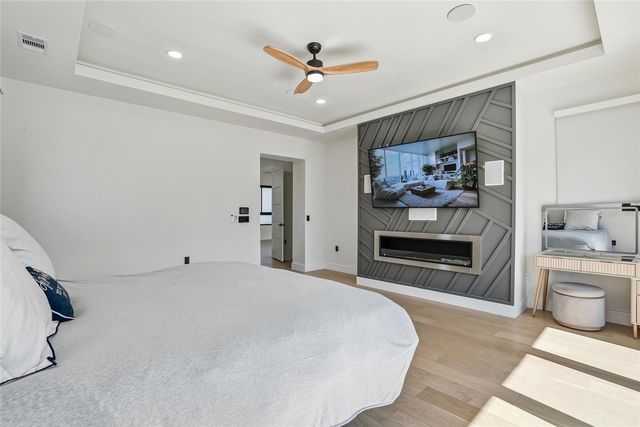 7818 N HUBERT AVENUE, Tampa, FL 33614