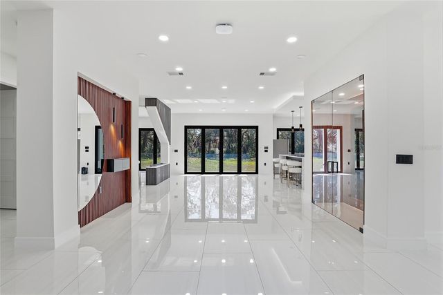 7818 N HUBERT AVENUE, Tampa, FL 33614