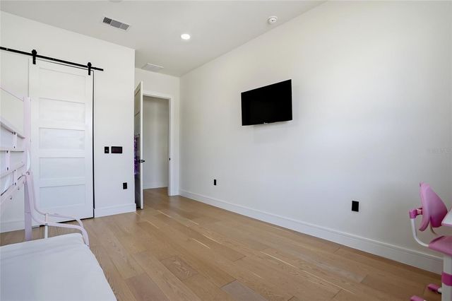 7818 N HUBERT AVENUE, Tampa, FL 33614