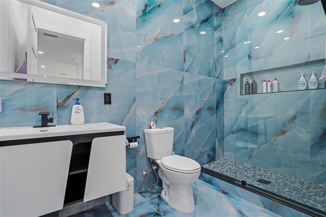 7818 N HUBERT AVENUE, Tampa, FL 33614