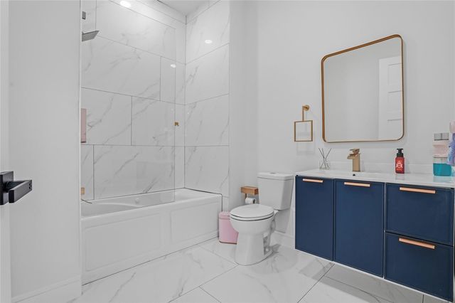 7818 N HUBERT AVENUE, Tampa, FL 33614