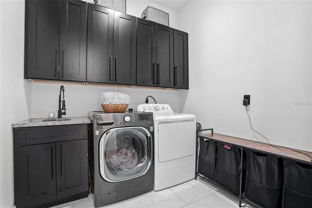 7818 N HUBERT AVENUE, Tampa, FL 33614