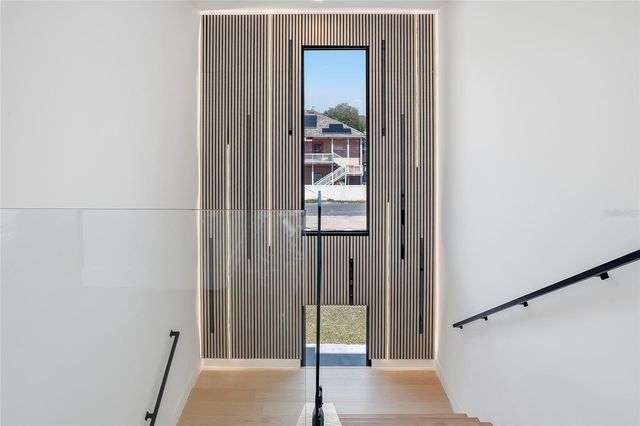 7818 N HUBERT AVENUE, Tampa, FL 33614