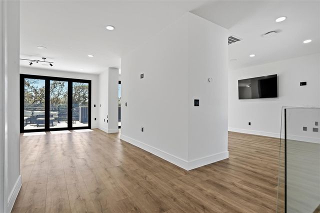 7818 N HUBERT AVENUE, Tampa, FL 33614