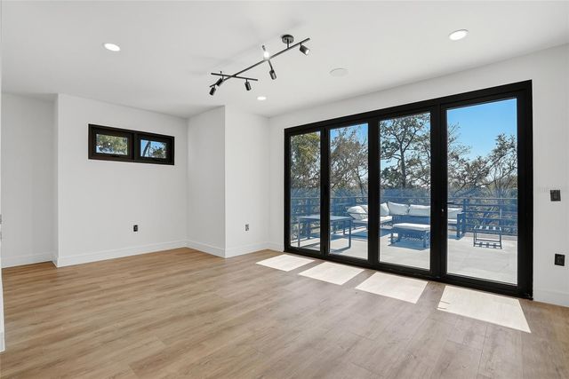 7818 N HUBERT AVENUE, Tampa, FL 33614