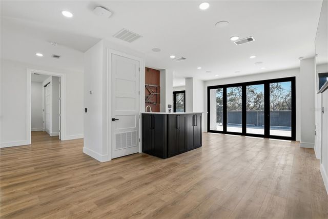 7818 N HUBERT AVENUE, Tampa, FL 33614