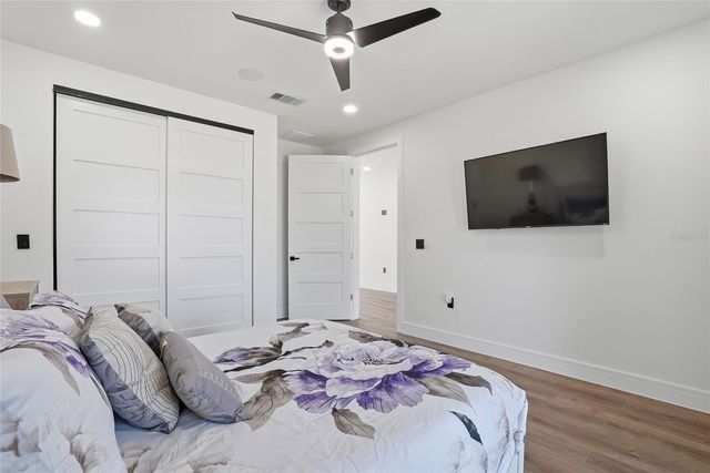 7818 N HUBERT AVENUE, Tampa, FL 33614