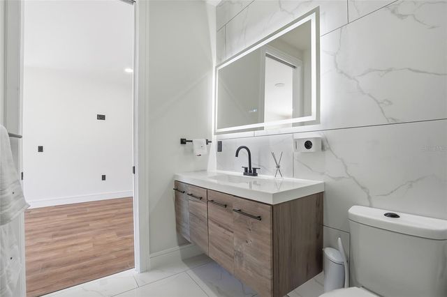 7818 N HUBERT AVENUE, Tampa, FL 33614