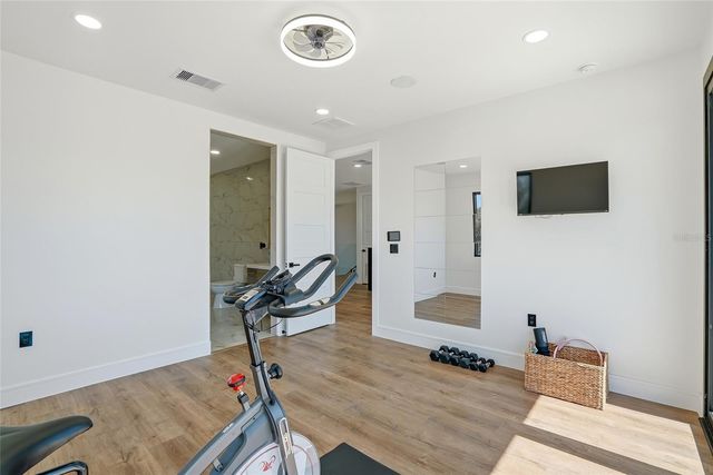 7818 N HUBERT AVENUE, Tampa, FL 33614