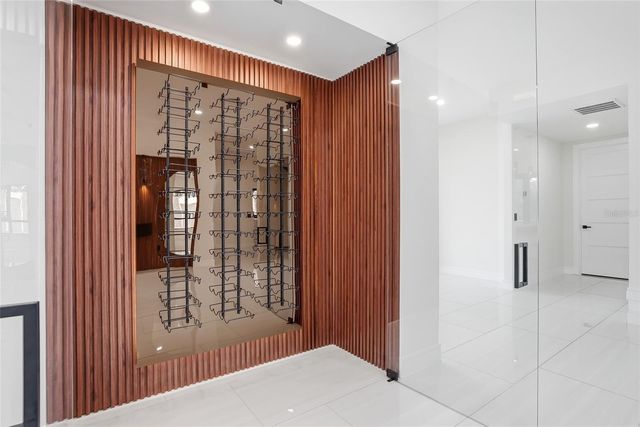 7818 N HUBERT AVENUE, Tampa, FL 33614