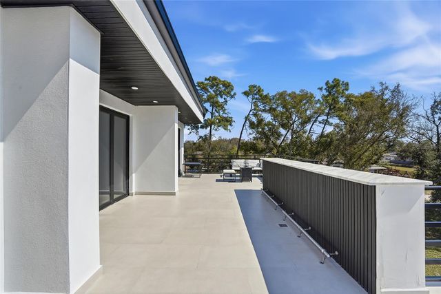 7818 N HUBERT AVENUE, Tampa, FL 33614