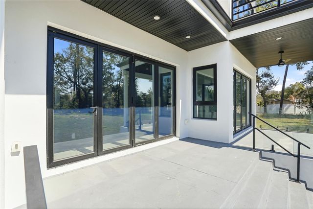 7818 N HUBERT AVENUE, Tampa, FL 33614