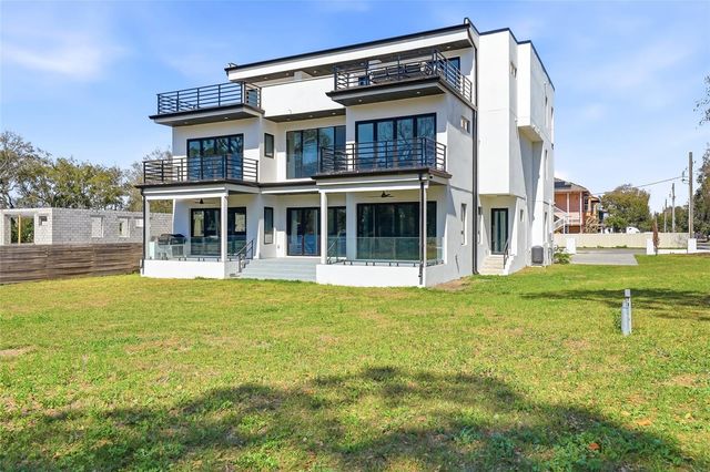 7818 N HUBERT AVENUE, Tampa, FL 33614