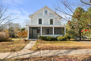 46 Lyme Street, Old Lyme, CT 06371