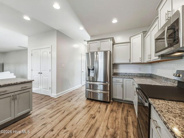 519 White Shoal Way, Sneads Ferry, NC 28460