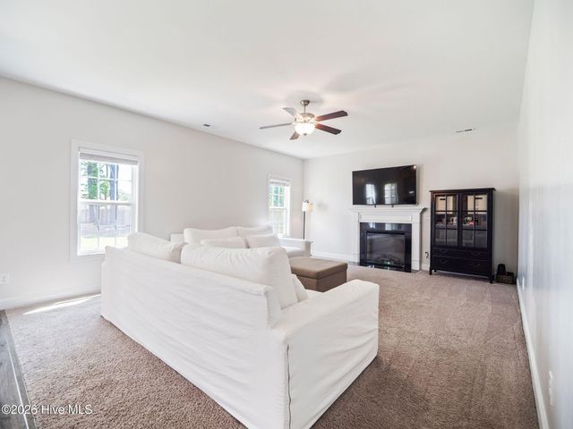 519 White Shoal Way, Sneads Ferry, NC 28460