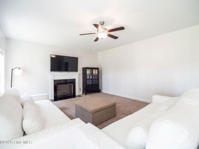 519 White Shoal Way, Sneads Ferry, NC 28460