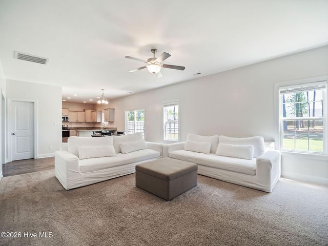 519 White Shoal Way, Sneads Ferry, NC 28460