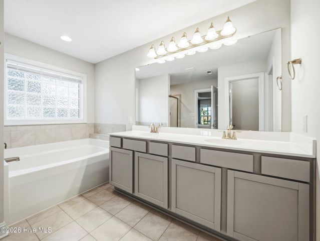 519 White Shoal Way, Sneads Ferry, NC 28460
