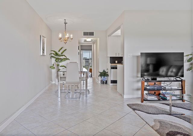 2905 Victoria Place G4, Coconut Creek, FL 33066