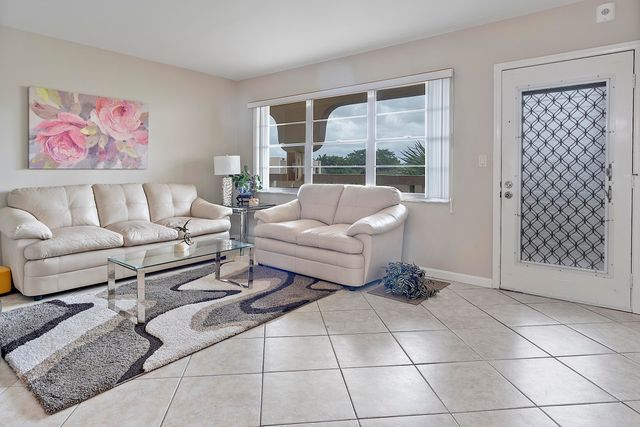 2905 Victoria Place G4, Coconut Creek, FL 33066