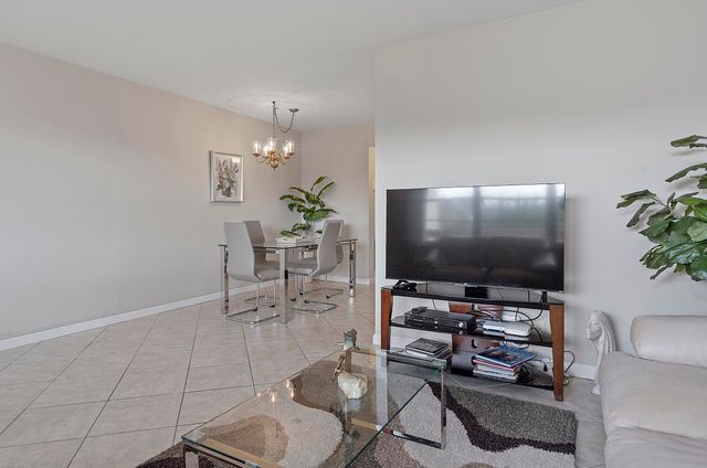 2905 Victoria Place G4, Coconut Creek, FL 33066
