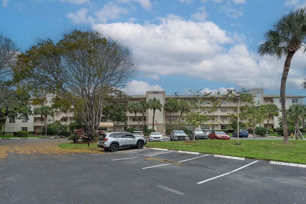 2905 Victoria Place G4, Coconut Creek, FL 33066