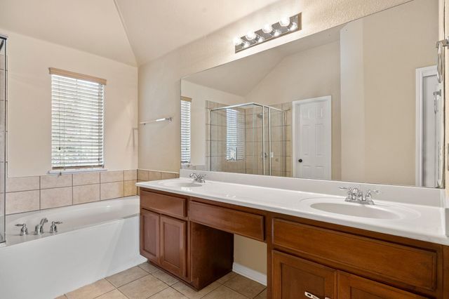 676 Rusk RD, Round Rock, TX 78665