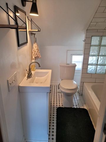 834 Algonquin Avenue, Saint Paul, MN 55119