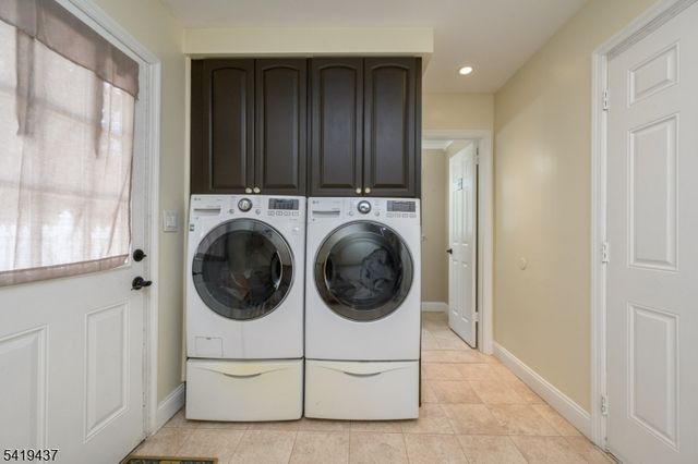 1 Running Hills Dr, Fredon Twp., NJ 07860