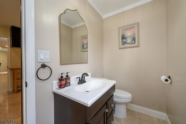 1 Running Hills Dr, Fredon Twp., NJ 07860