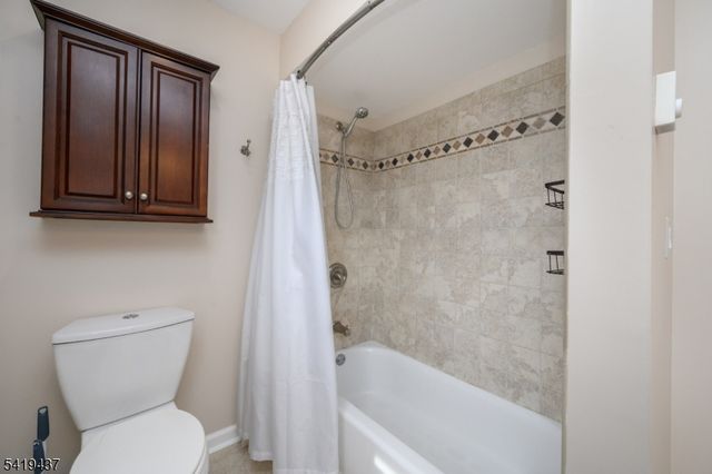 1 Running Hills Dr, Fredon Twp., NJ 07860