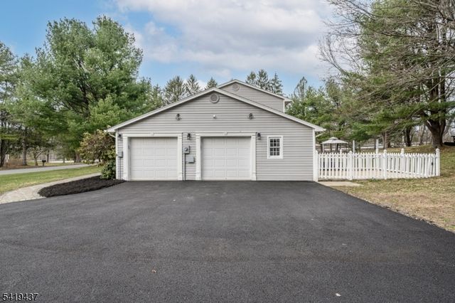 1 Running Hills Dr, Fredon Twp., NJ 07860