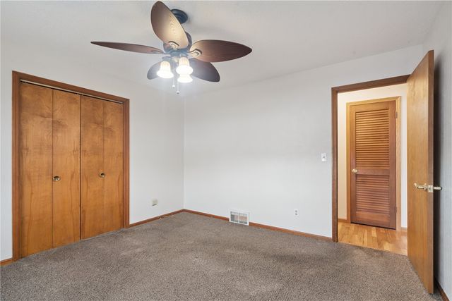 107 Washington Street, Center Point, IA 52213