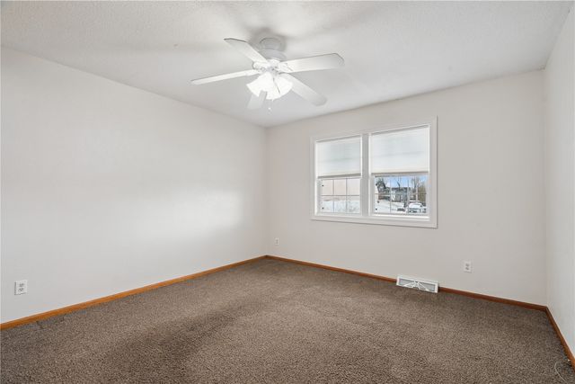 107 Washington Street, Center Point, IA 52213