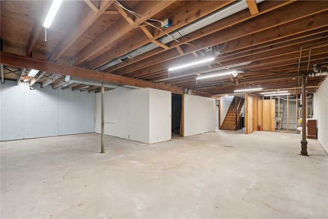 107 Washington Street, Center Point, IA 52213