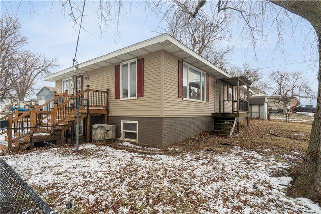 107 Washington Street, Center Point, IA 52213