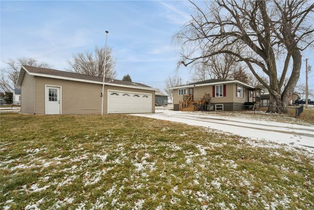 107 Washington Street, Center Point, IA 52213