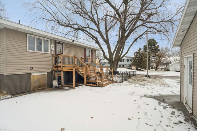 107 Washington Street, Center Point, IA 52213