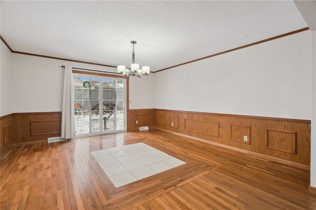 107 Washington Street, Center Point, IA 52213